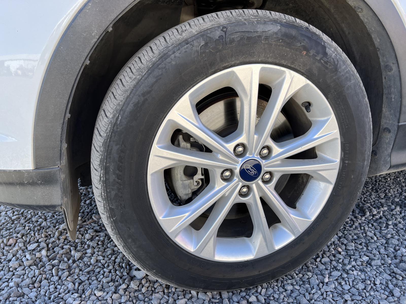 ./imagenes/INVOICE/2019/16380/FORD ESCAPE SE (12).JPG